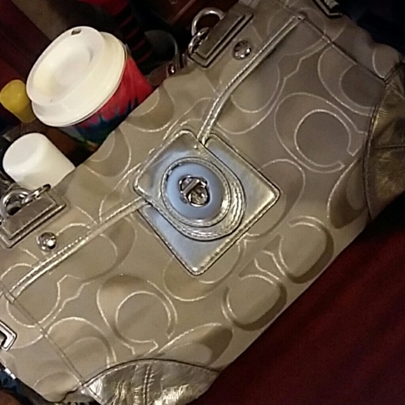 Purse - Picture 1 of 6